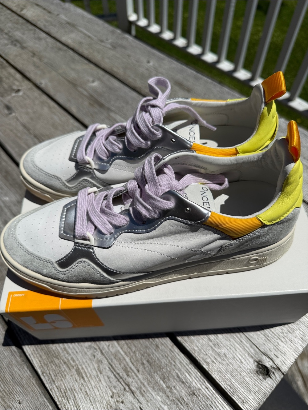 Oncept Women's Phoenix Sneakers with Lavender Laces, like new, 9 - Picture 4 of 12